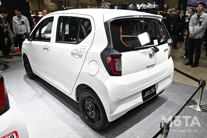 ダイハツ ミライース