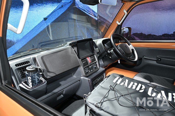 ［3/20］インテリアも質感が高い。マイナーチェンジで快適装備もさらに充実した