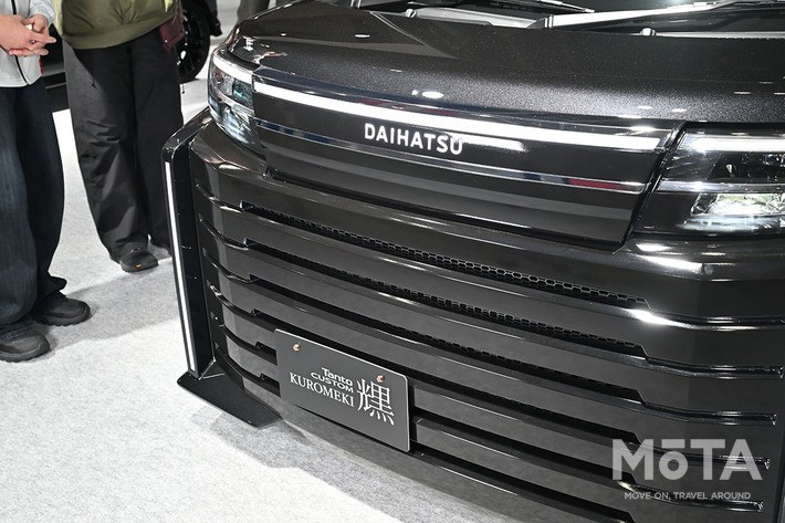 ダイハツ タントカスタムクロメキのフロントグリル