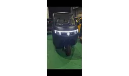 【ビークルファン】VF-S（ハッチバックタイプ3人乗りドア付き3輪）、VF-C（両開きドア付き3人乗り三輪EV）発売