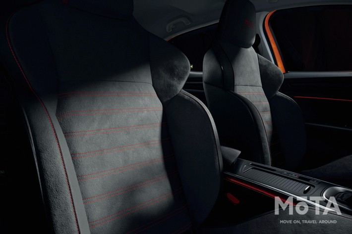 ルノー 新型メガーヌR.S.トロフィー