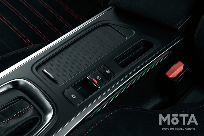 ルノー 新型メガーヌR.S.トロフィー