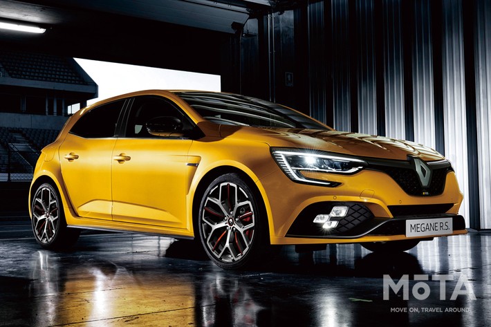 ルノー 新型メガーヌR.S.トロフィー