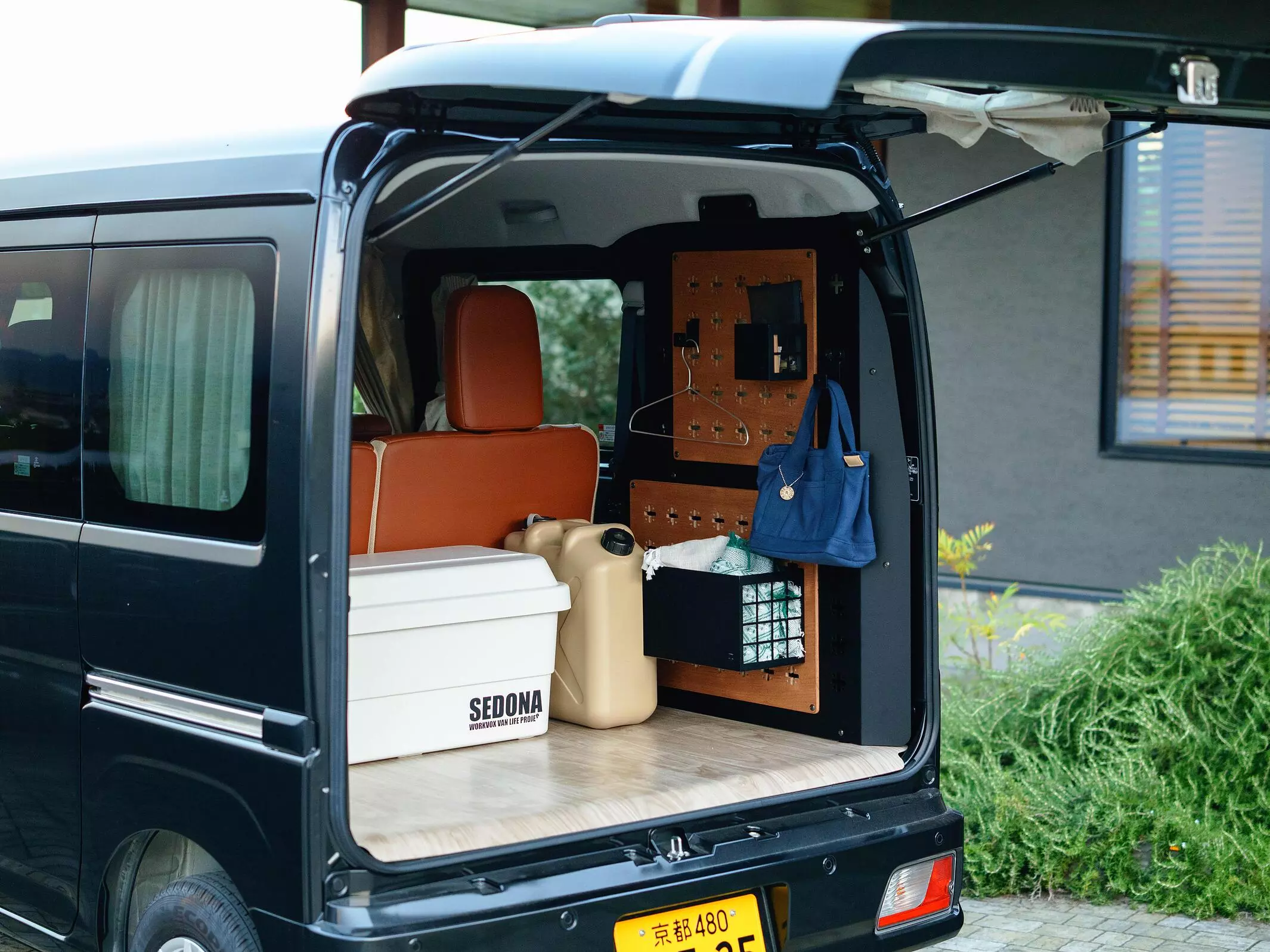 作り込みすぎない」が、いちばん使いやすい。余白をデザインする車載