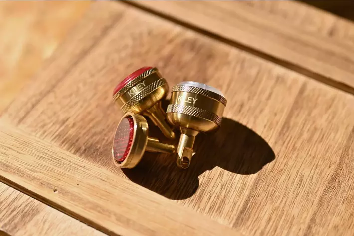 KiLEY】人気のアイライト・コインリフレクターを真鍮で製作。「真鍮