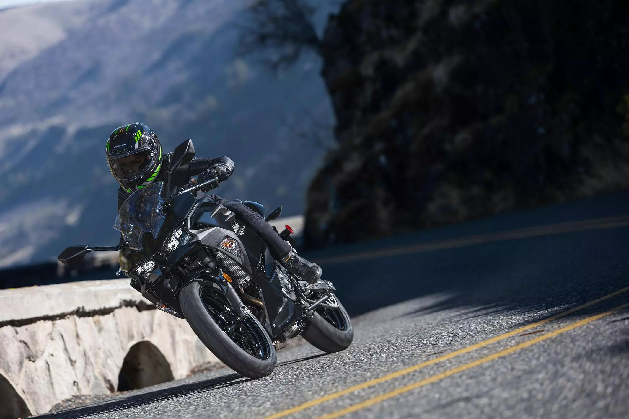 LIGHT, FUN, EASY”をコンセプトに新たなスポーツモデル「Ninja 500」が