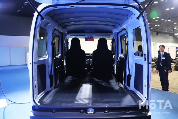 ダイハツ e-ハイゼットカーゴの荷室