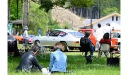 クラシックカーで地域をつなぐ──三重で春の展示交流イベントとラリー