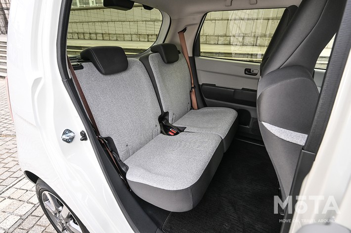 ホンダ「N-ONE e:」の後席