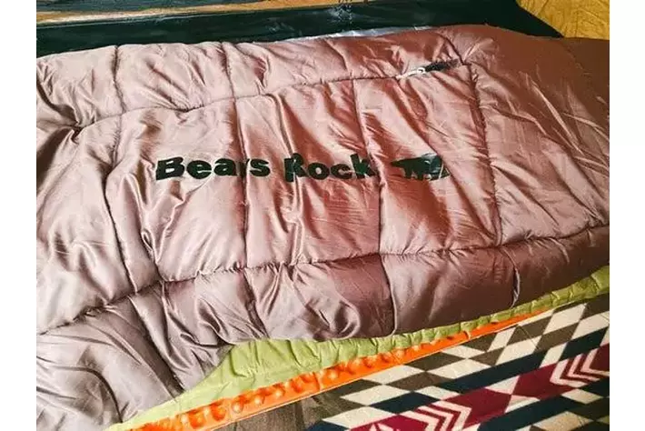 冬キャンプの眠りを支えるBears Rock。底冷えに向き合う5cm 