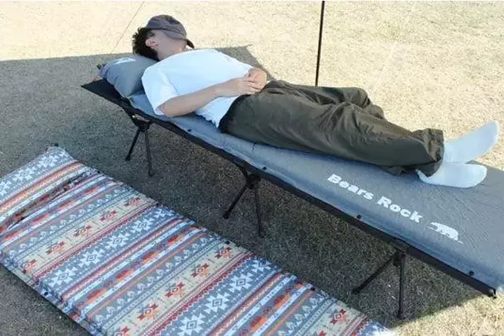 冬キャンプの眠りを支えるBears Rock。底冷えに向き合う5cm