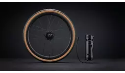 フルカーボン　電動アシストスポーツバイク自転車 11.7kg！電動を忘れる軽さ。日本ブランドのフルカーボン電動アシスト 26インチ車重13kg 自転車本体