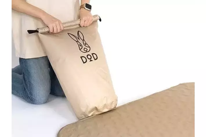 DODの最強マットが30%小型化。1万円台で買える厚さ10cmの快眠