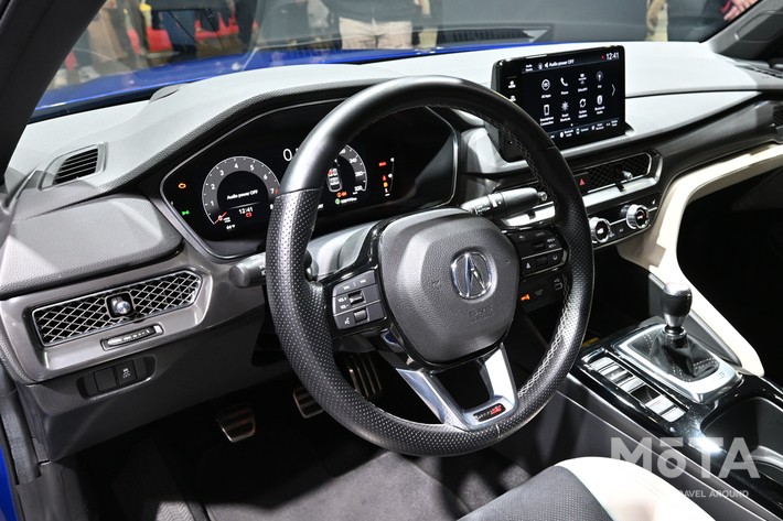 ［18/27］新型インテグラ 内装 ステアリング：的確な操作をサポートするグリップ感に優れた本革巻き