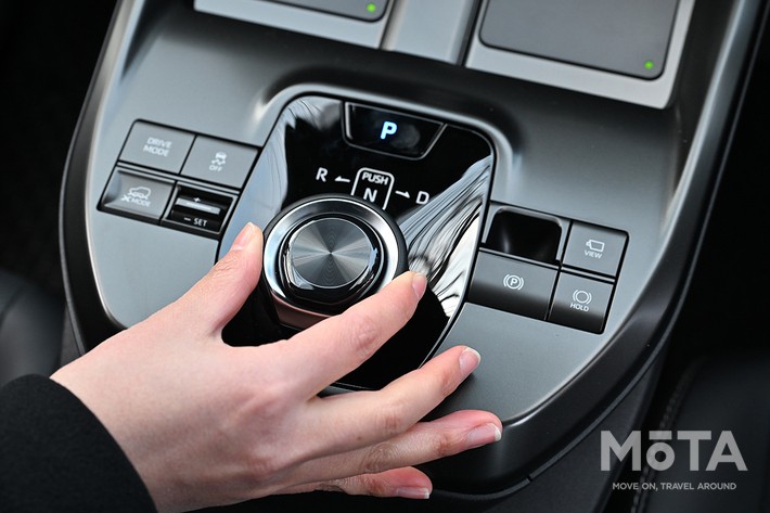 ［19/26］新型トレイルシーカー 内装 シフトセレクター：直感的な操作が可能なダイヤル式を採用