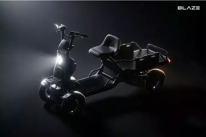 新商品】今春、株式会社ブレイズは、車両区分「特定小型原動機付自転車