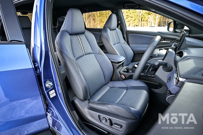 新型トレイルシーカーの前席