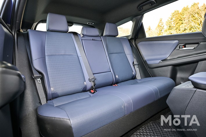 新型トレイルシーカーの後席