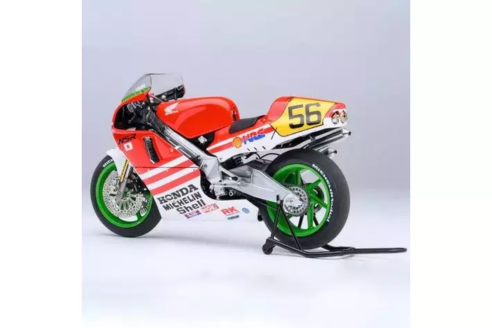 バリバリ伝説』の名マシンが立体化！巨摩 郡のNSR500が1/12スケールで
