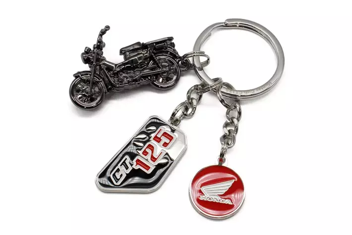 大阪モータサイクルショーに Honda ハンターカブ CT125 キーチェーン　 BLACK EDITION、展示・販売決定
