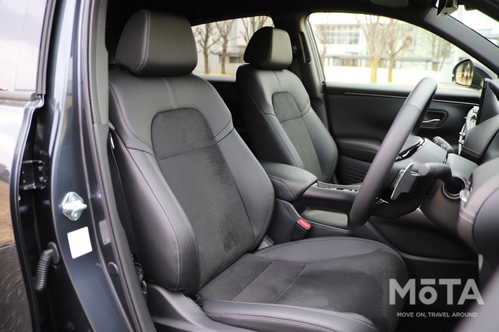 ［28/32］ホンダ 新型ZR-V ブラックスタイル 内装 フロントシート：ウルトラスエードを採用した黒基調のスポーティな座席