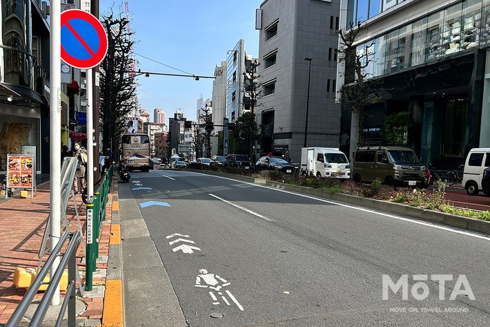 自転車ナビマークでも駐車禁止の標識が示されているところが多くあります