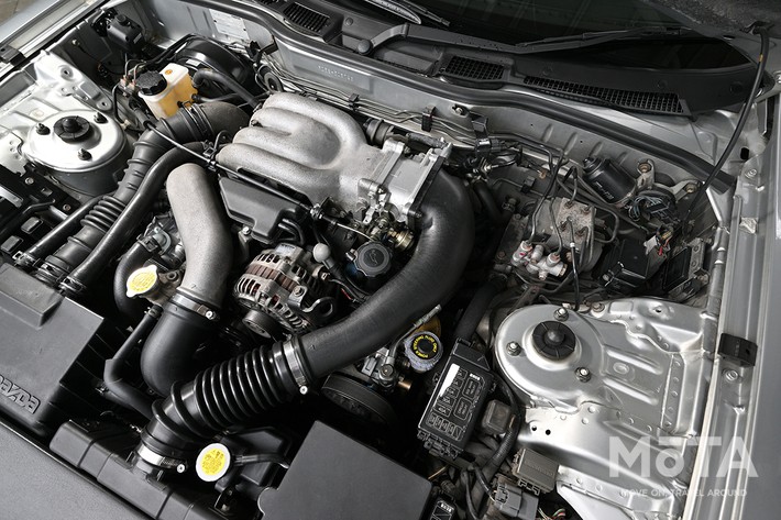 ［14/22］マツダ RX-7 エンジンルーム：大切にメンテナンスされてきたロータリーエンジン