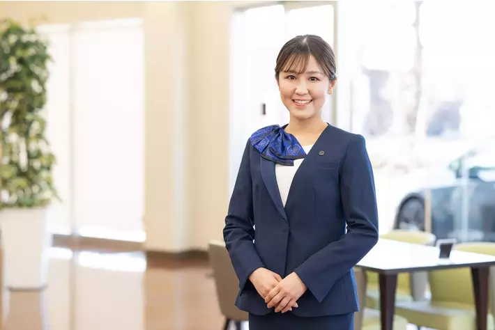 茨城トヨペット株式会社、新ユニフォームを導入。カーシーカシマ株式会社とのコラボレーションで、おもてなしに新たな彩りを