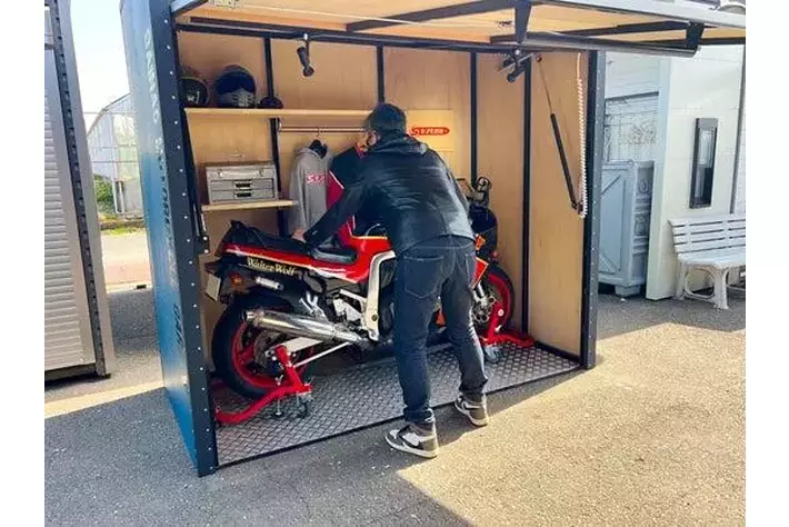 名古屋モーターサイクルショー実物初公開】駐車場1台分で“夢の6輪生活 名古屋モーターサイクルショー実物初公開】駐車場1台分で“夢の6輪生活
