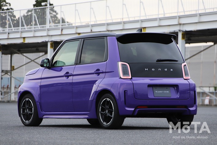 ［8/27］ホンダ 新型スーパーワン 外観 リア：後ろ姿からも目を引く筋肉質なアーチ形状で、どっしりと大地を掴むような安定感をアピール