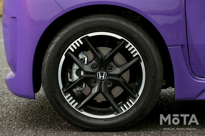 ［12/27］ホンダ 新型スーパーワン 外観 ホイール：軽快さとタフな機能感を表現したデジタルスポークデザインの専用15インチアルミホイール