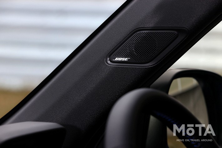 ［23/27］ホンダ 新型スーパーワン 内装 オーディオ：Aピラー（フロントガラス両脇）に配置され、自然で広がり感のある音場を提供する「BOSEプレミアムサウンドシステム」の専用ツィーター