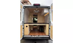 フィアット・デュカト（Fiat Ducato）のフルカスタムキャンピングカー製作を本格開始
