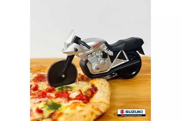 SUZUKI KATANA型 「ピザカッターナ」が「ノーティアムイオンモール白山店」で期間限定販売！