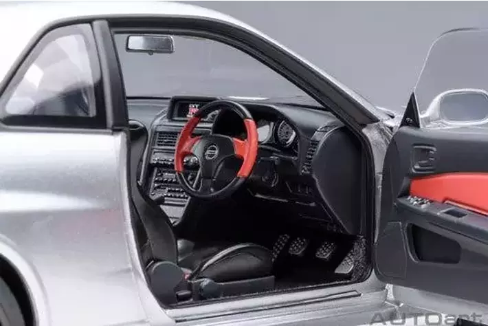オートアート社製 「NISMO R34 GT-R Z-tune シルバー」精巧な1/18