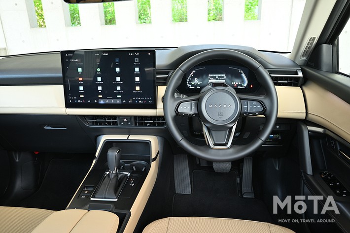 マツダ 新型CX-5 「L」グレードの15.6インチセンターディスプレイ