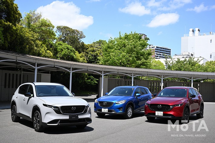 （左から）新型CX-5、初代CX-5、先代CX-5