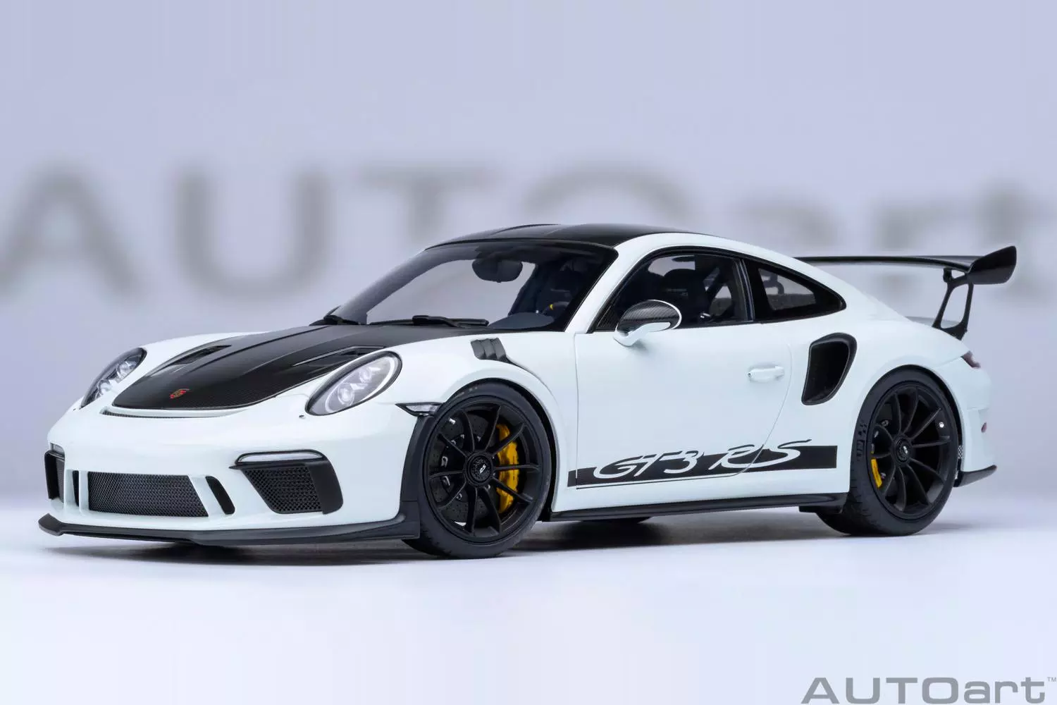 991型の最後を飾るモータースポーツ直系のスペシャルモデル『ポルシェ