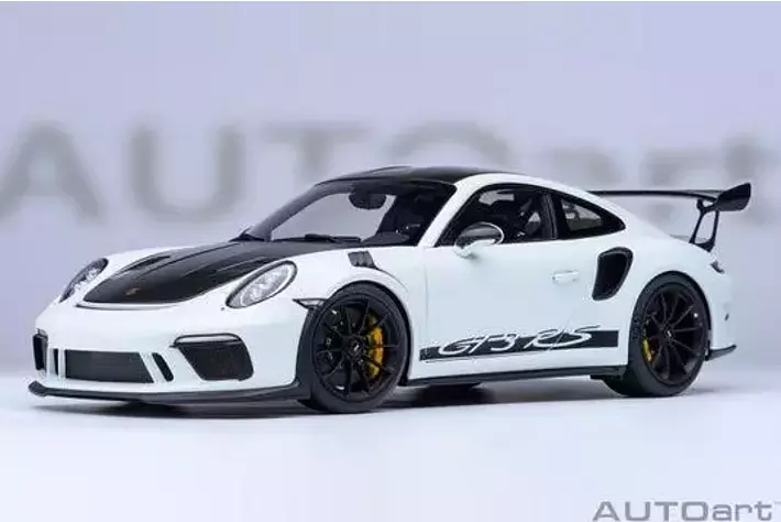 991型の最後を飾るモータースポーツ直系のスペシャルモデル『ポルシェ