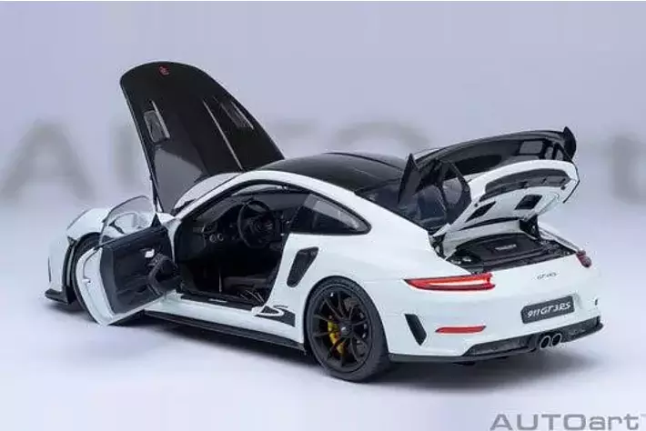 991型の最後を飾るモータースポーツ直系のスペシャルモデル『ポルシェ