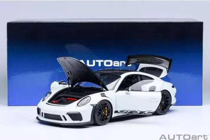 991型の最後を飾るモータースポーツ直系のスペシャルモデル『ポルシェ