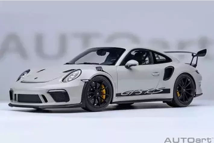 991型の最後を飾るモータースポーツ直系のスペシャルモデル『ポルシェ
