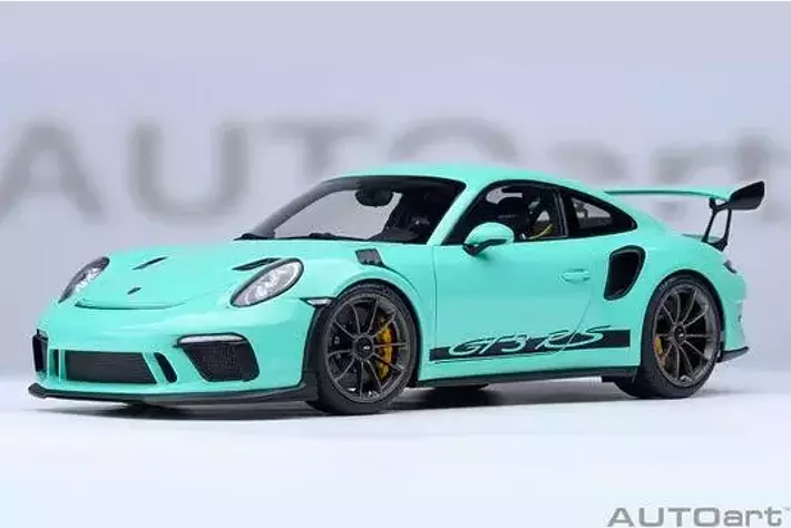 991型の最後を飾るモータースポーツ直系のスペシャルモデル『ポルシェ