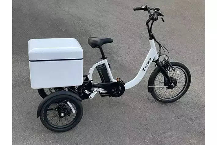 誰もが気軽に乗れる「荷物の運搬＋移動」を実現する小型モビリティ