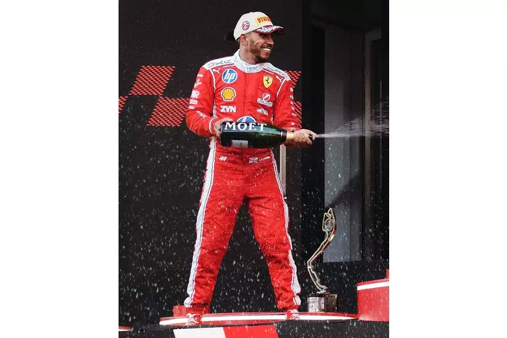 FORMULA 1(R) LOUIS VUITTON モナコグランプリ 2026の表彰台 モエ・エ・シャンドンが勝利を祝福する瞬間を演出