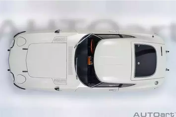 トヨタ 2000GT の精巧な 1/18 スケールモデル（AUTOart製）が CAMSHOP