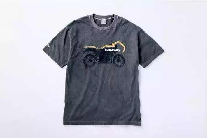 カワサキ｜久米繊維コラボ「Z900RS墨染めTシャツ」新発売|【業界先取り