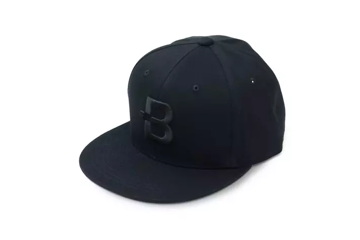 大好評のBRIDEオリジナルグッズ【フラットキャップ Bマーク】新発売