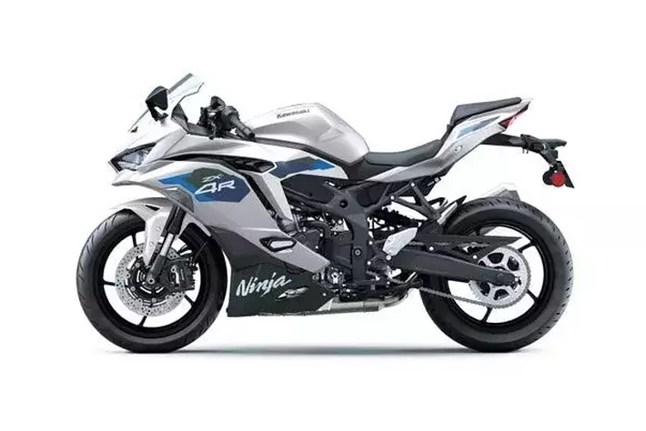 カワサキからスーパースポーツモデル「Ninja ZX-4R」「Ninja ZX-4RR