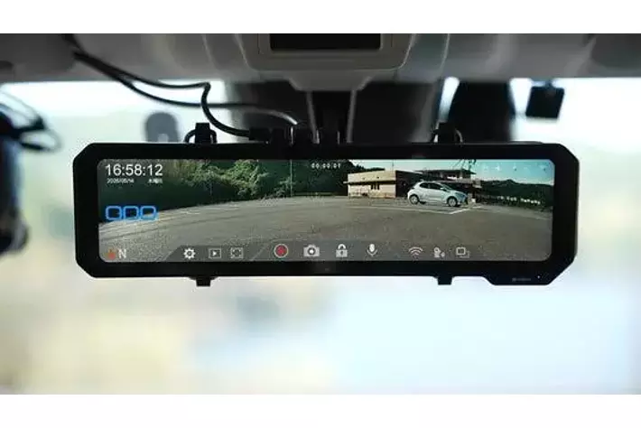 暗闇を、昼間のように鮮明に。前後スーパー夜視対応のミラー型ドライブ